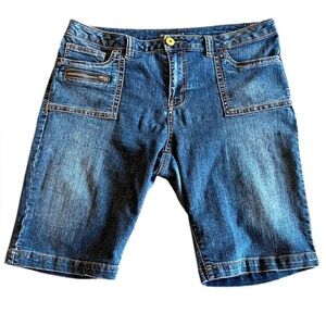 Baccini Denim Shorts | Size 12 Petite‎ | White Stitching & Zipper Detail